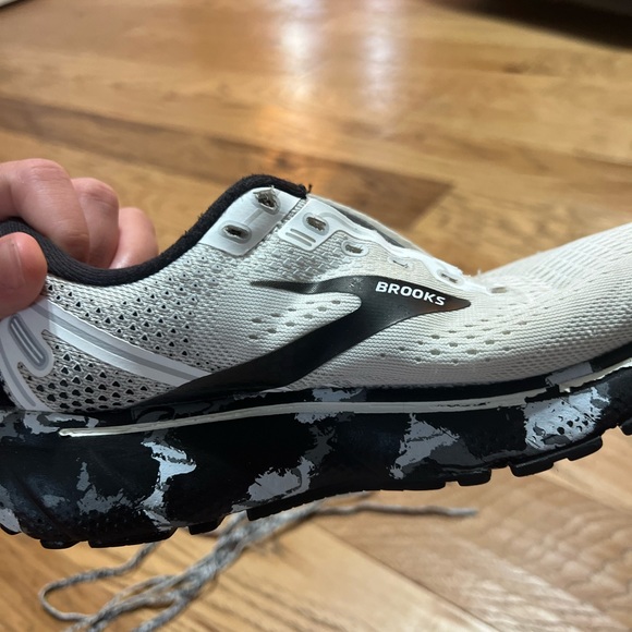 Ghost 14 brooks! Great running shoes for a low price! - Picture 2 of 6